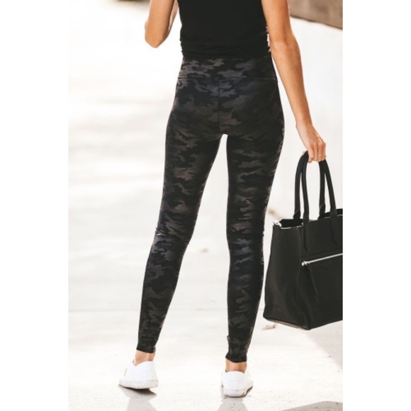 CLOSEOUT High Waist Camo Compression Leggings NWT - Picture 9 of 13